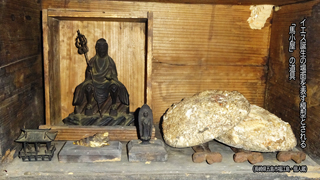 イエス誕生の場面を表す模型とされる「馬小屋」の道具と同じ木箱の中に、アワビ貝も残されていた。